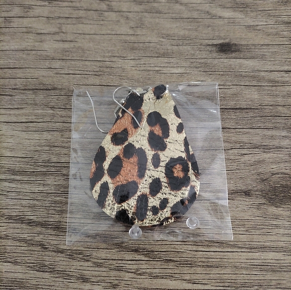 NWT Faux Leather Earrings - Picture 3 of 3